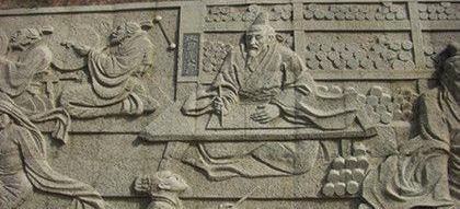 东汉史学家班固的人生经历如何?班固在史学上有什么成就?