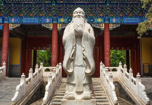孔子为什么不跟着父亲姓叔？他是私生子吗