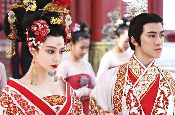 一代才女上官婉儿是怎么在唐朝政治漩涡生存下来的?