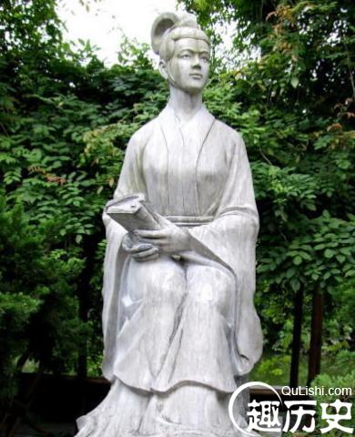 著名婉约派词人李清照是因为什么年少出名